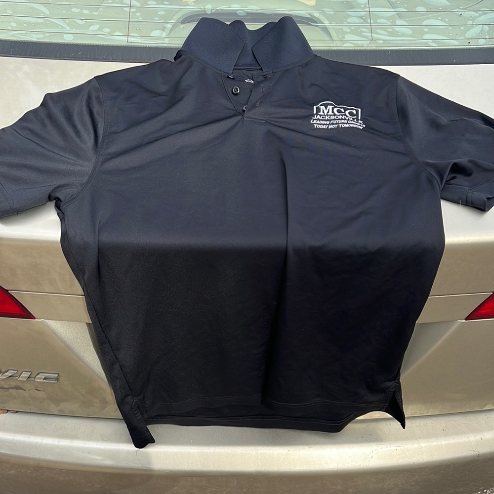 Medium black polo shirt